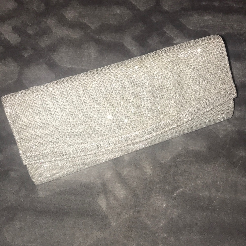Payless silver clutch NWOT